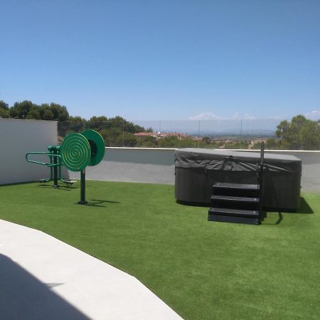 Beautiful New Style Apartment In Gran Alacant In Front Of Sea With Solarium And Jacuzzi Екстер'єр фото
