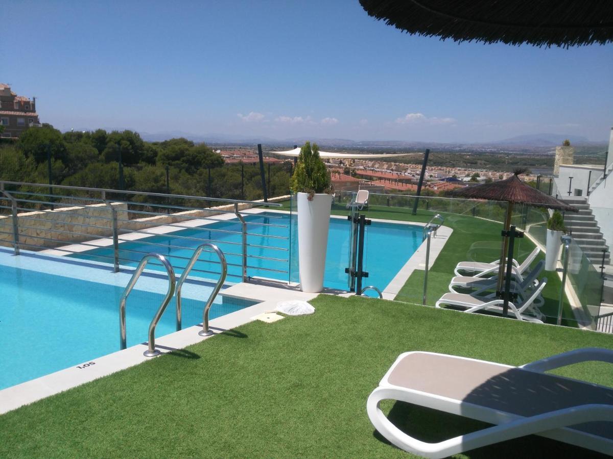 Beautiful New Style Apartment In Gran Alacant In Front Of Sea With Solarium And Jacuzzi Екстер'єр фото